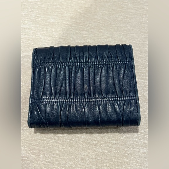 PRADA Authentic wallet in great condition comes with VIP Gift tote ๐ - Picture 8 of 9